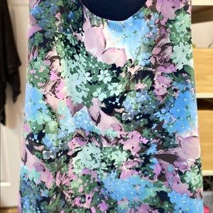 4X Like new. HSN purchase. Has second layer at bottom for helping conceal tummy!